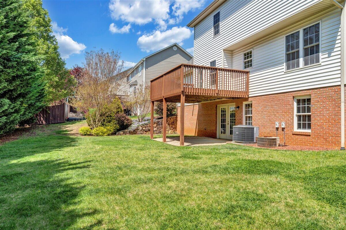 604 Castleridge Road Vinton, VA 24179 - Photo 47 of 48 Yard view