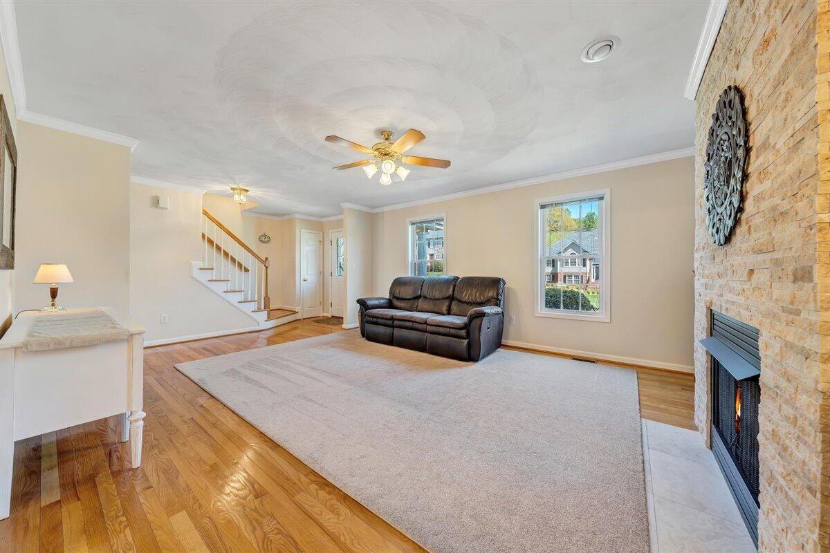 604 Castleridge Road Vinton, VA 24179 - Photo 8 of 48 Living Room