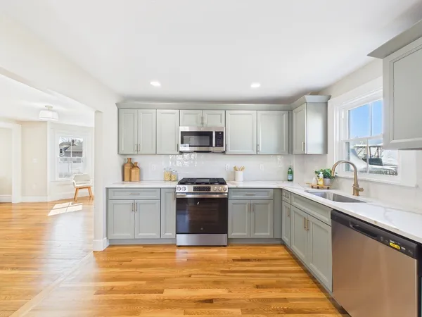 $539,800 | 84 Middle Street, Fairhaven, MA 02719