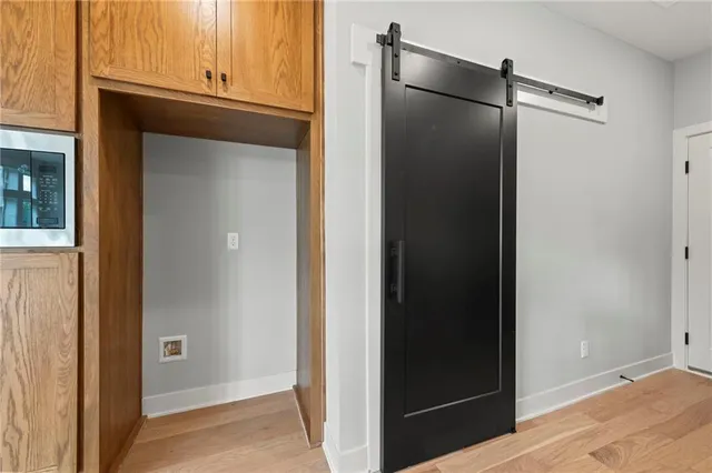 $995,500 | 8716 North Lewis Avenue, Kansas City, MO 64157