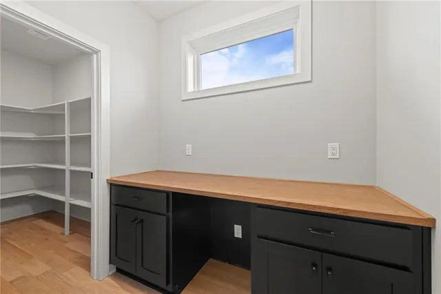 $995,500 | 8716 North Lewis Avenue, Kansas City, MO 64157