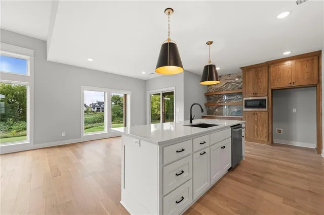 $995,500 | 8716 North Lewis Avenue, Kansas City, MO 64157