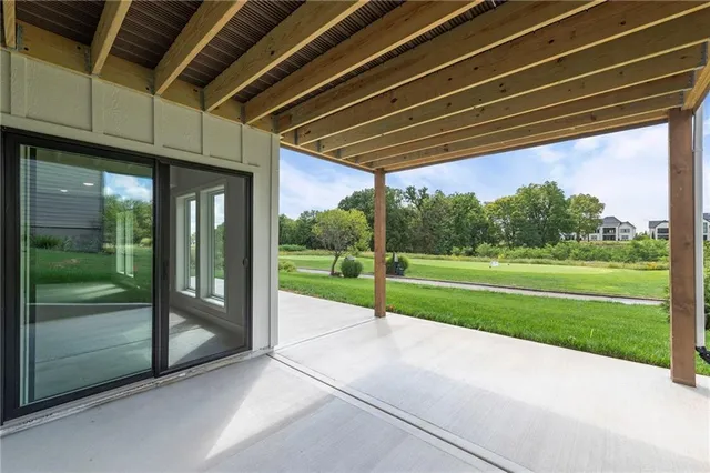 $995,500 | 8716 North Lewis Avenue, Kansas City, MO 64157