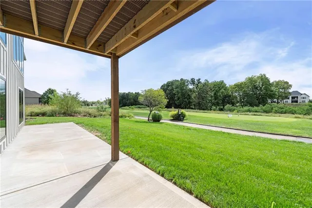 $995,500 | 8716 North Lewis Avenue, Kansas City, MO 64157