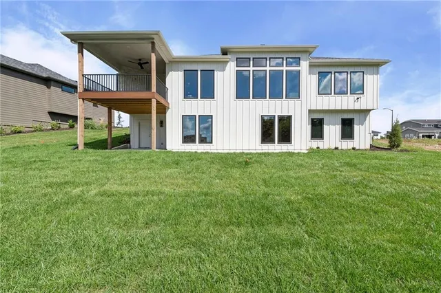 $995,500 | 8716 North Lewis Avenue, Kansas City, MO 64157