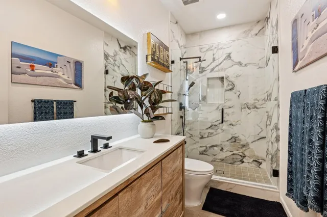 $955,000 | 6264 Rocky Point Court, Oakland, CA 94605