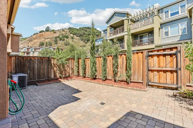 $955,000 | 6264 Rocky Point Court, Oakland, CA 94605