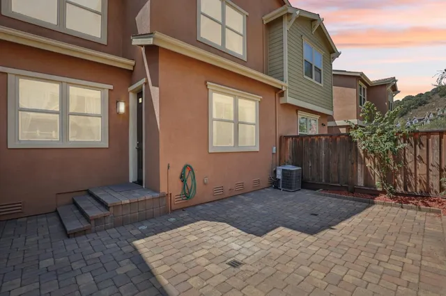 $955,000 | 6264 Rocky Point Court, Oakland, CA 94605