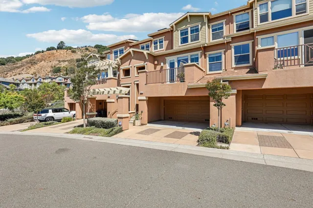 $955,000 | 6264 Rocky Point Court, Oakland, CA 94605