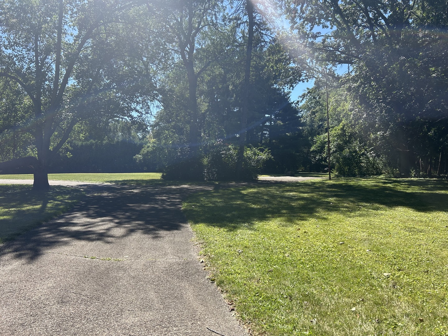 845 Appletree Lane Glenview, IL 60025 - Photo 4 of 4 a view of a lake view