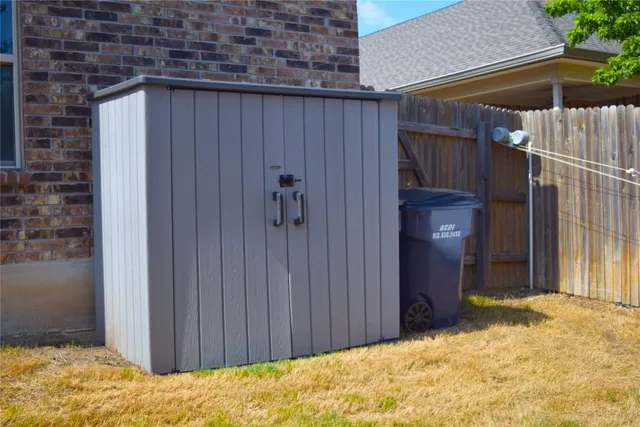 $2,500 | 604 Heinatz Flat Lane, Leander, TX 78641