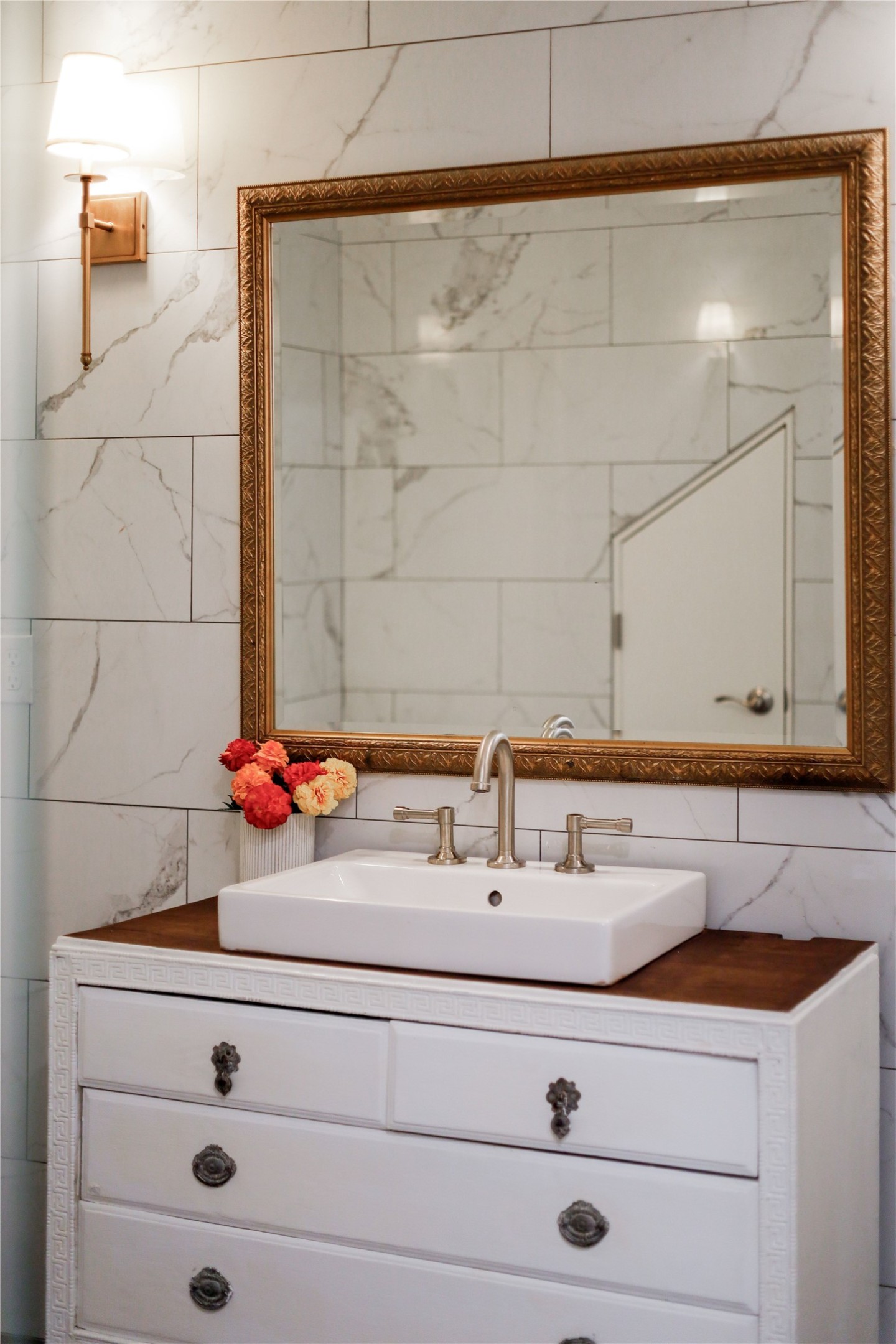 7621 Menler Drive Austin, TX 78735 - Photo 20 of 40 Downstairs guest bath