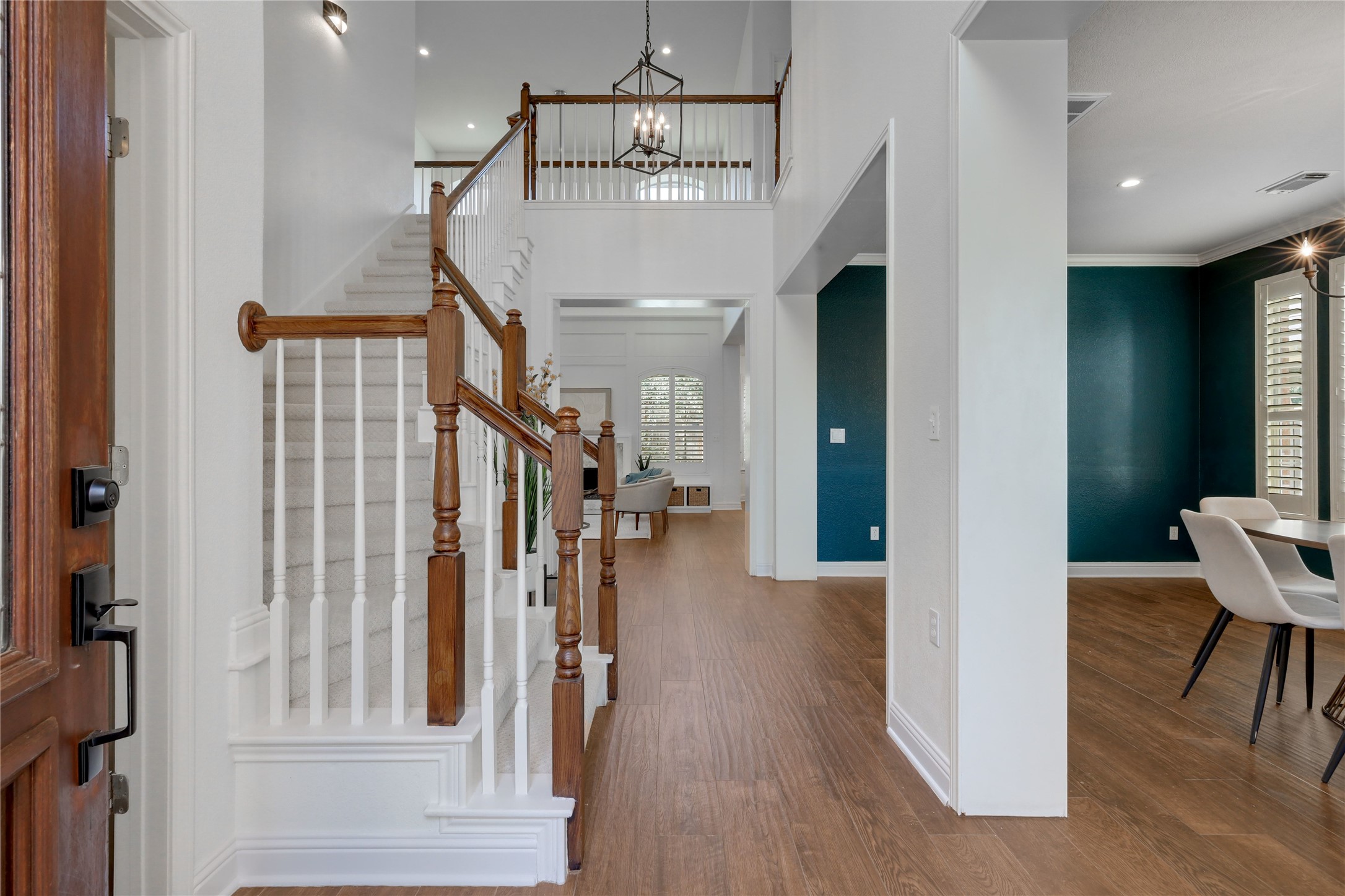 7621 Menler Drive Austin, TX 78735 - Photo 21 of 40 Entry