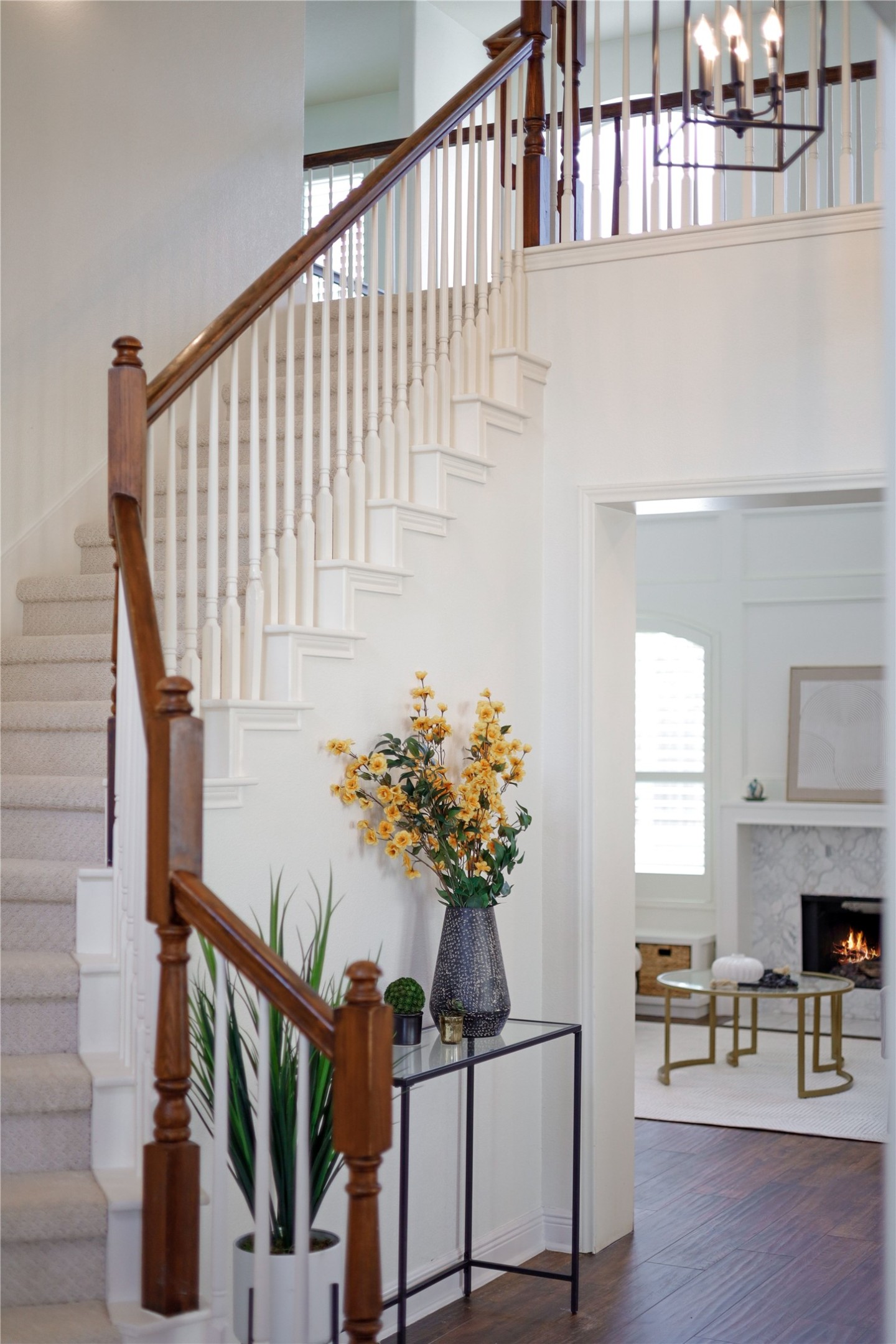 7621 Menler Drive Austin, TX 78735 - Photo 22 of 40 Foyer