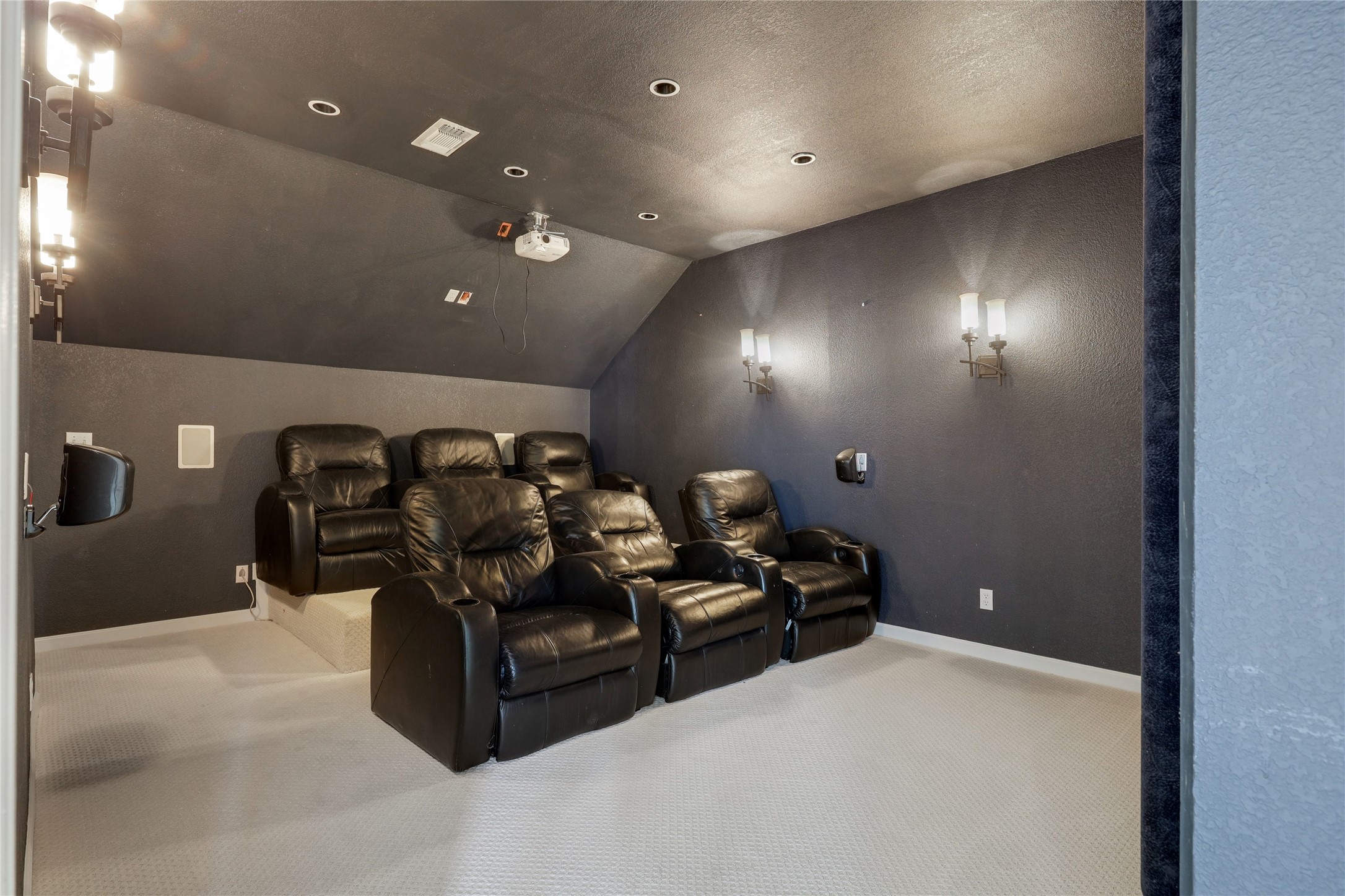 7621 Menler Drive Austin, TX 78735 - Photo 25 of 40 Media room