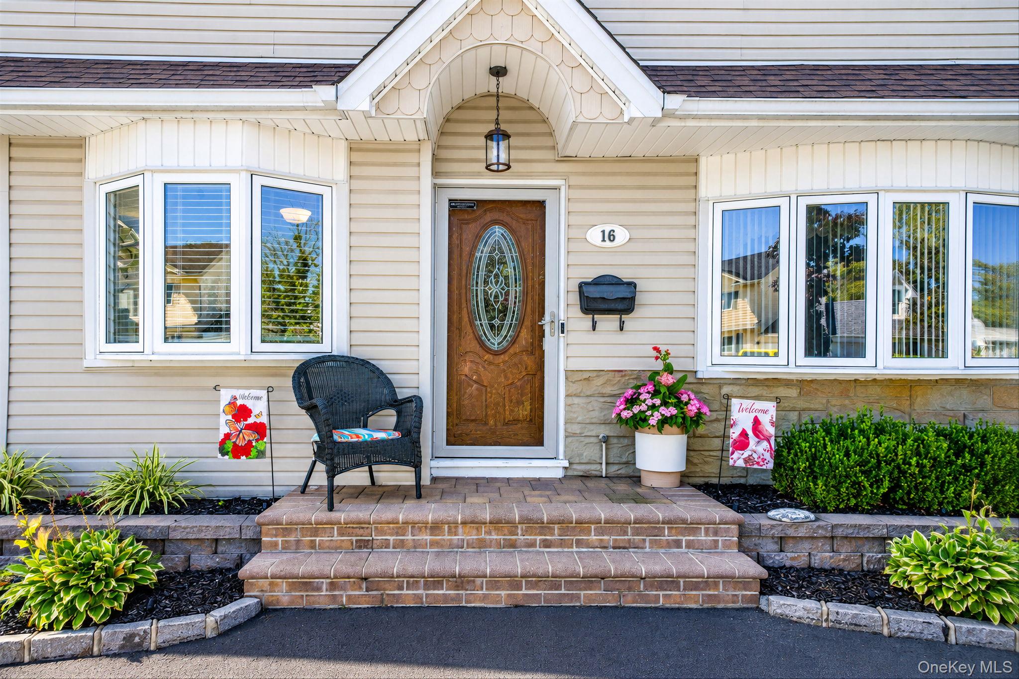 16 Salem Road Hicksville, NY 11801 - Photo 3 of 50 Gallery Image 3
