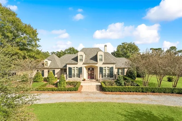 $1,095,000 | 206 Normandy Drive, Folsom, LA 70437