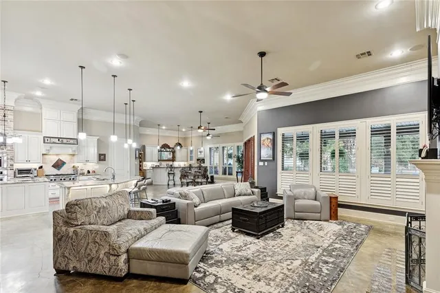 $1,095,000 | 206 Normandy Drive, Folsom, LA 70437