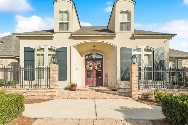 $1,095,000 | 206 Normandy Drive, Folsom, LA 70437