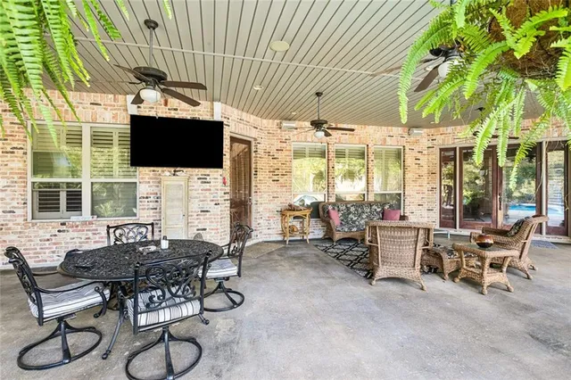 $1,095,000 | 206 Normandy Drive, Folsom, LA 70437