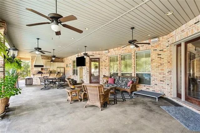 $1,095,000 | 206 Normandy Drive, Folsom, LA 70437