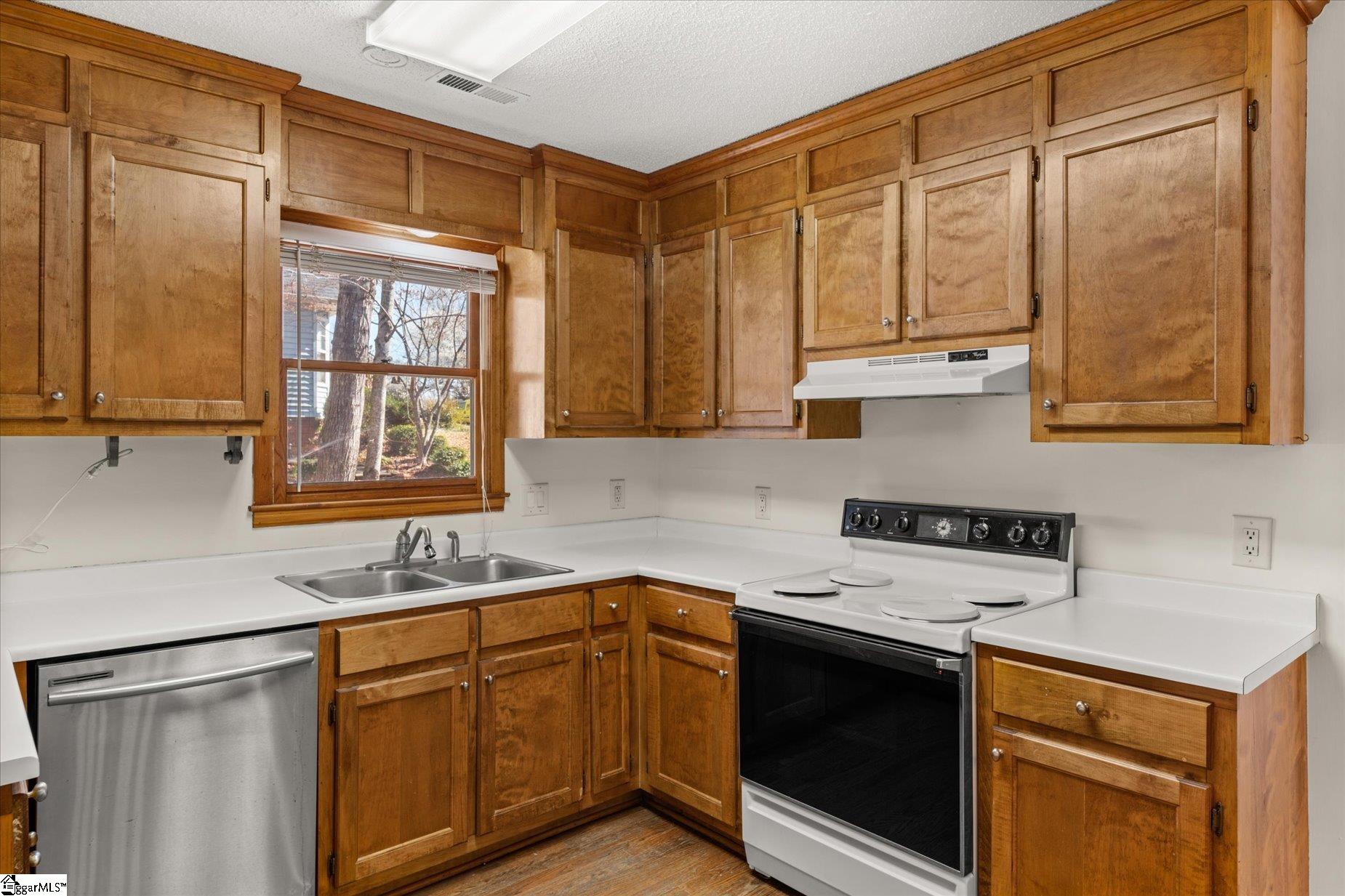 407 Timberview Lane Simpsonville, SC 29681 - Photo 11 of 25 Gallery Image 11
