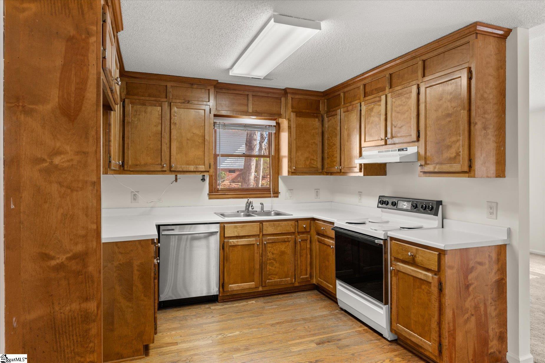 407 Timberview Lane Simpsonville, SC 29681 - Photo 10 of 25 Gallery Image 10