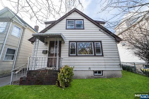 $699,000 | 104 Hayward Place, Wallington, NJ 07057