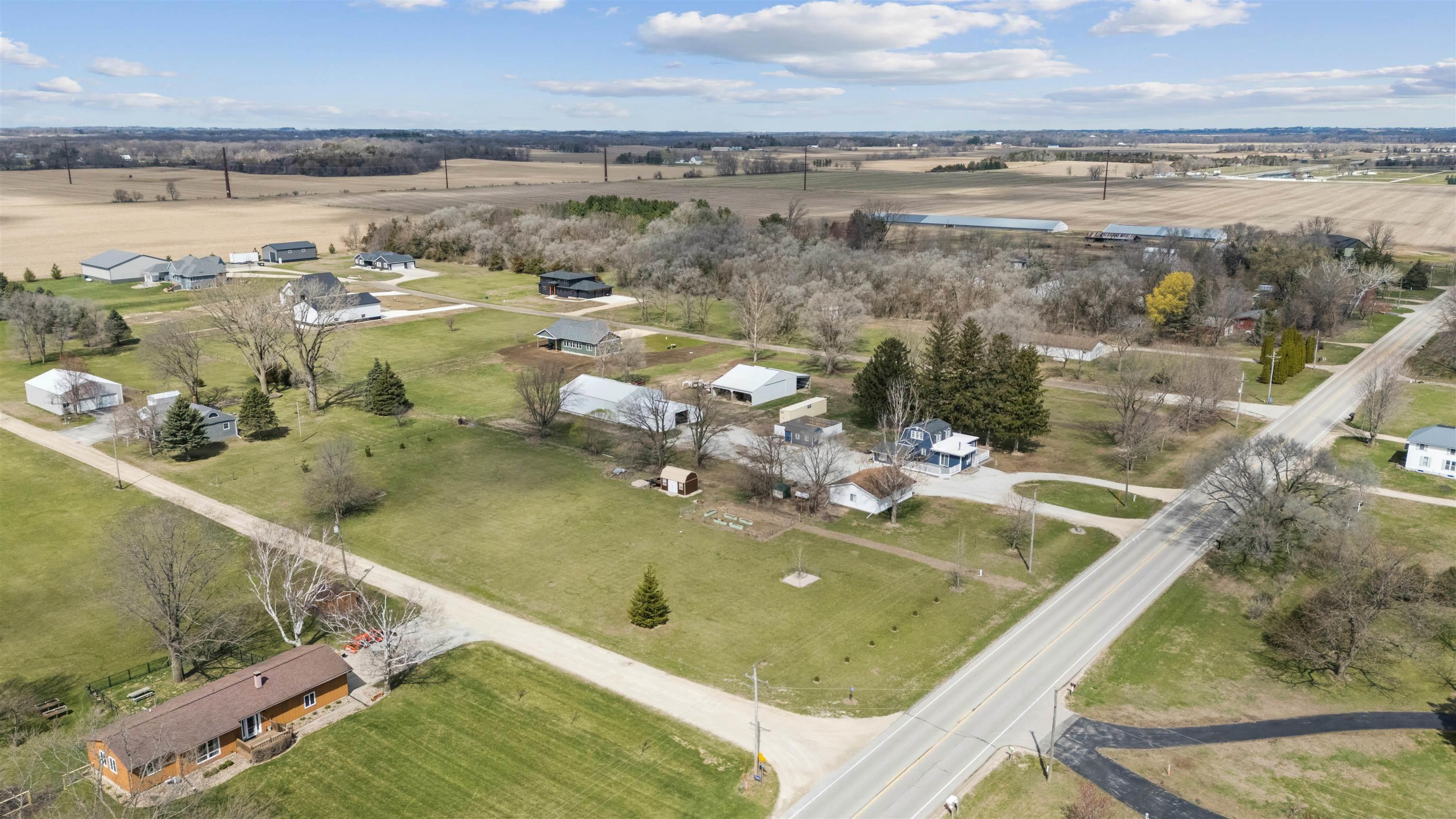 6311 Waverly Road Cedar Falls, IA 50613 - Photo 2 of 8 Gallery Image 2