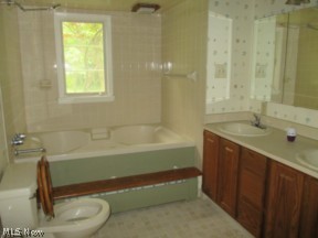 11227 Chardon Road Chardon, OH 44024 - Photo 18 of 24 Gallery Image 18