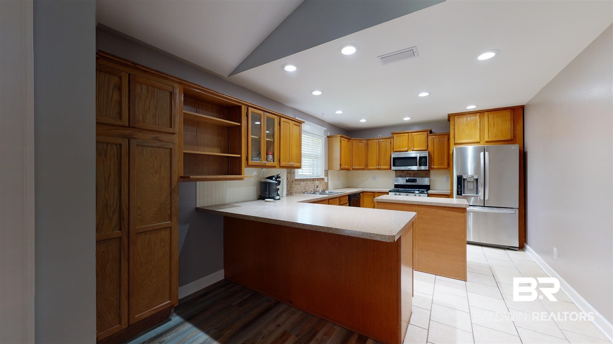 13025 Mary Ann Bch Road Fairhope, AL 36532 - Photo 10 of 13 kitchen