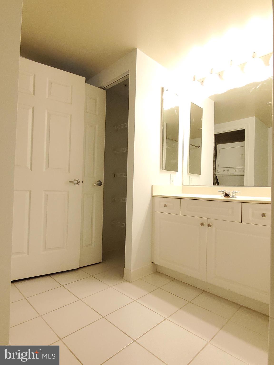 2726 Gallows Road, Unit 719 Vienna, VA 22180 - Photo 23 of 32 Gallery Image 23