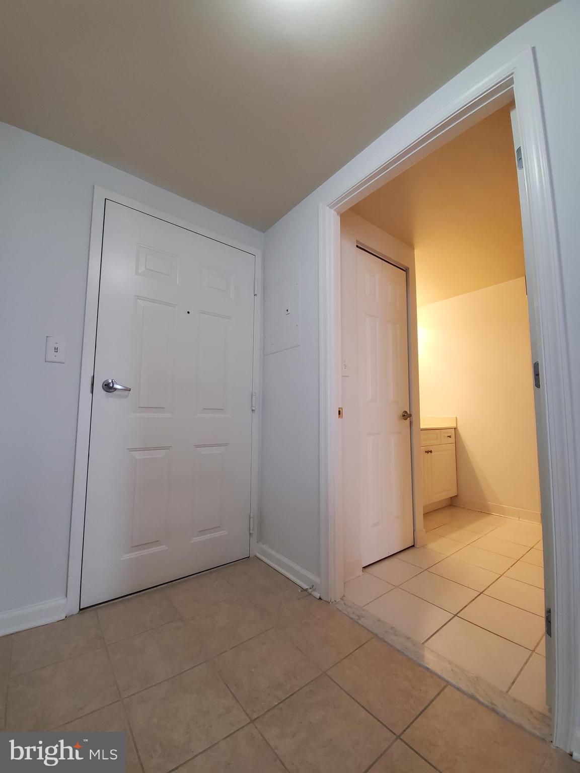 2726 Gallows Road, Unit 719 Vienna, VA 22180 - Photo 25 of 32 Gallery Image 25