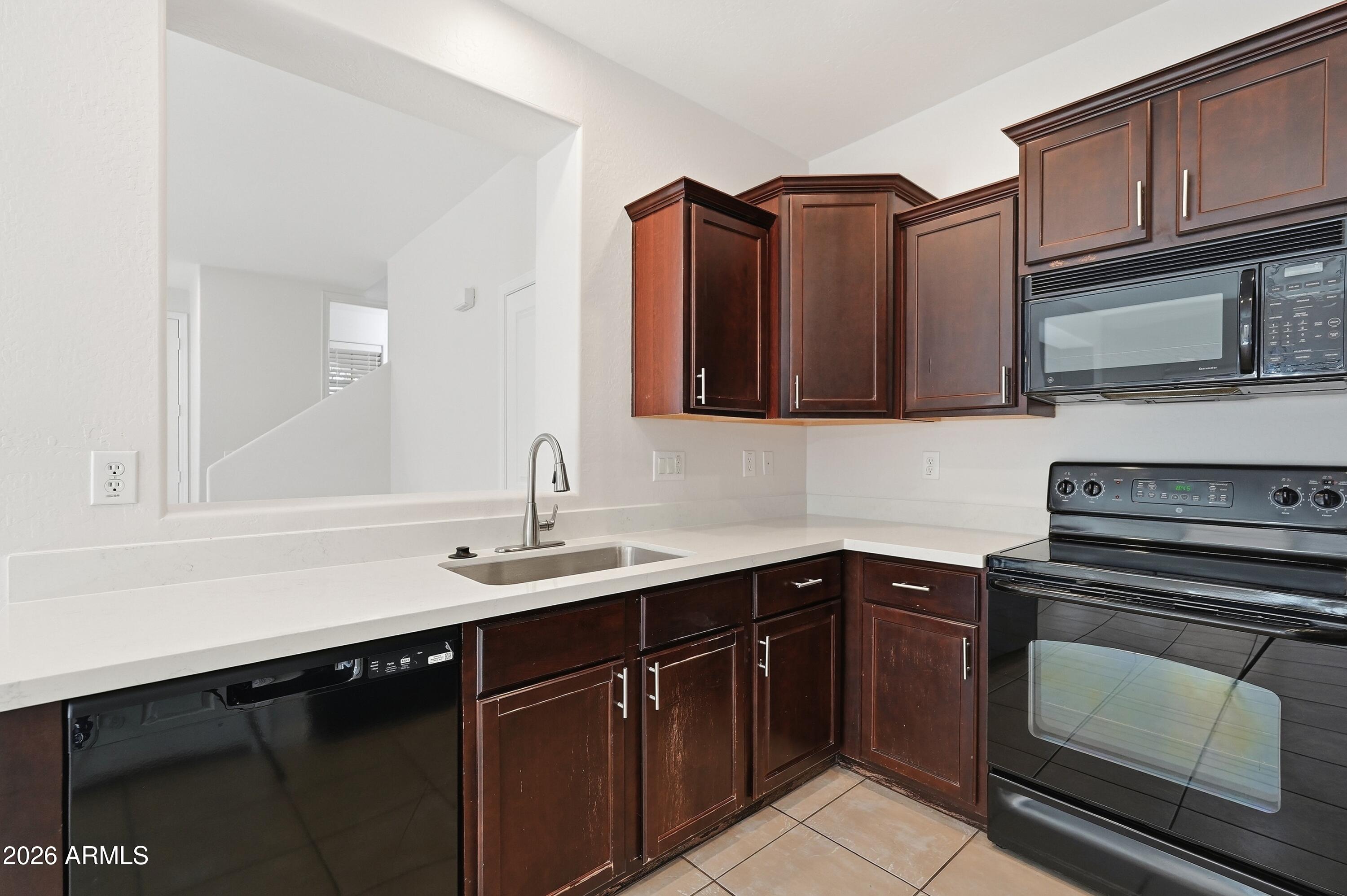 1695 East Joseph Way Gilbert, AZ 85295 - Photo 8 of 18 013_ListerPros (44)