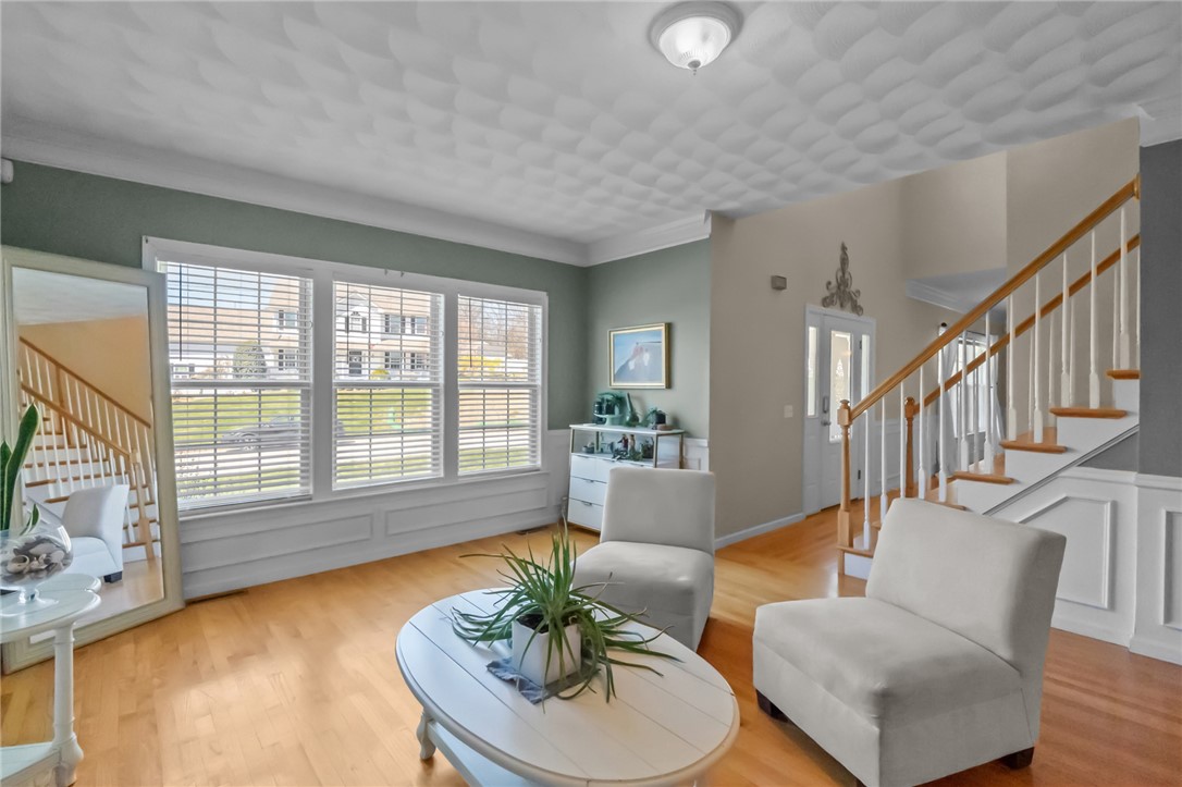 25 Red Hawk Drive Cranston, RI 02921 - Photo 4 of 44