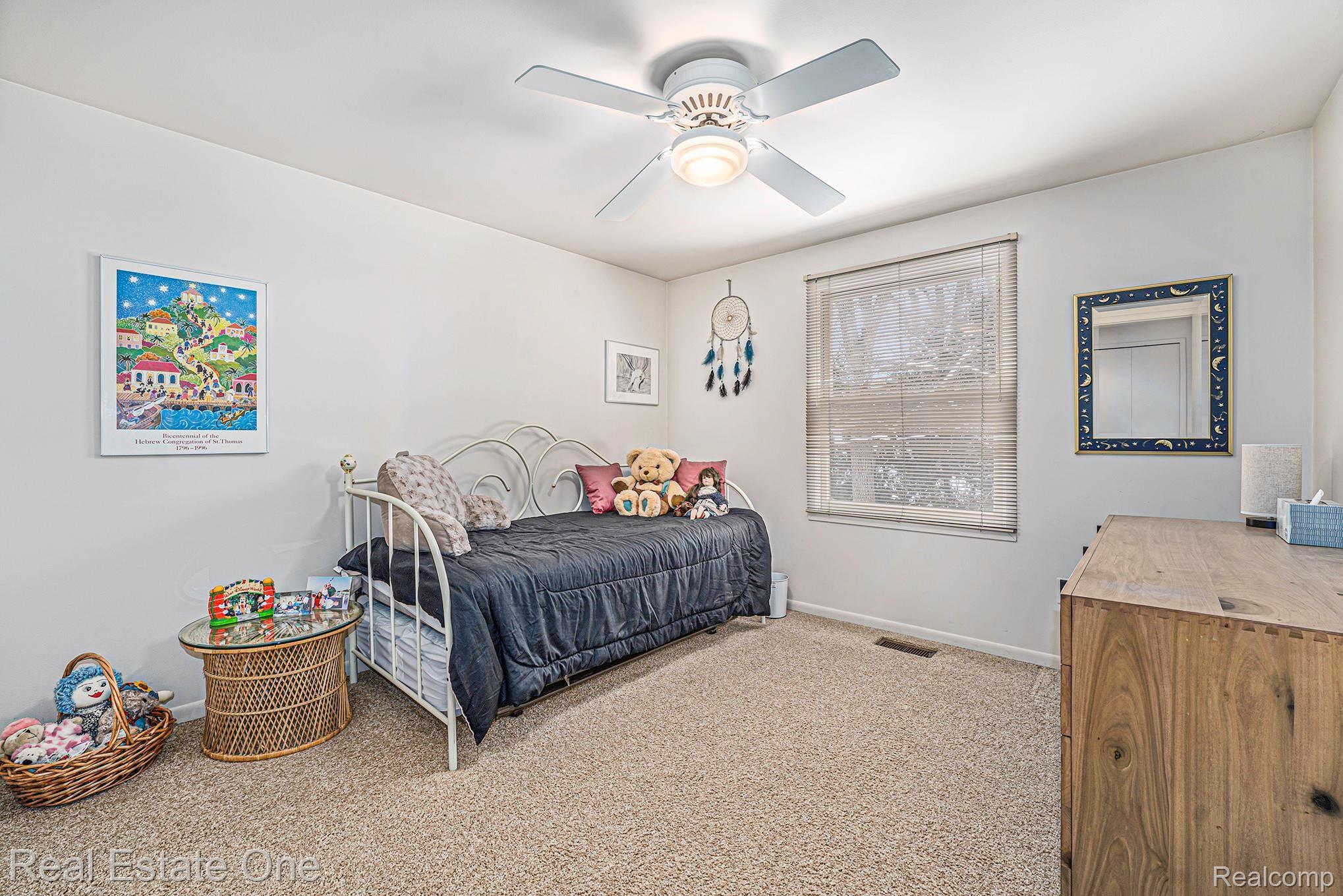 33840 York Ridge Street Farmington, MI 48331 - Photo 18 of 25 DSC06466.jpg