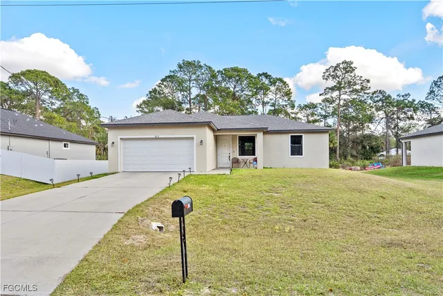 $298,000 | 8031 Sandy Circle, LaBelle, FL 33935