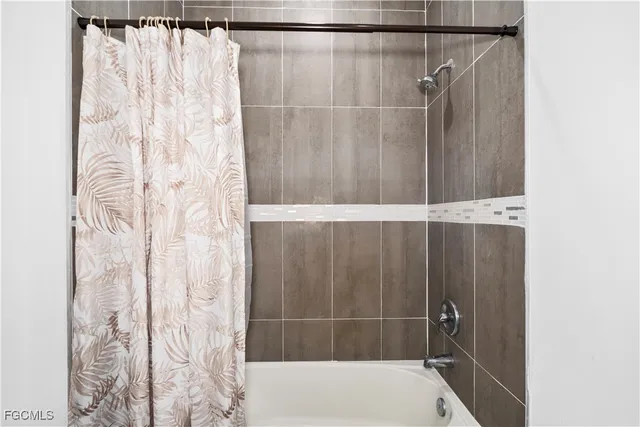 $298,000 | 8031 Sandy Circle, LaBelle, FL 33935