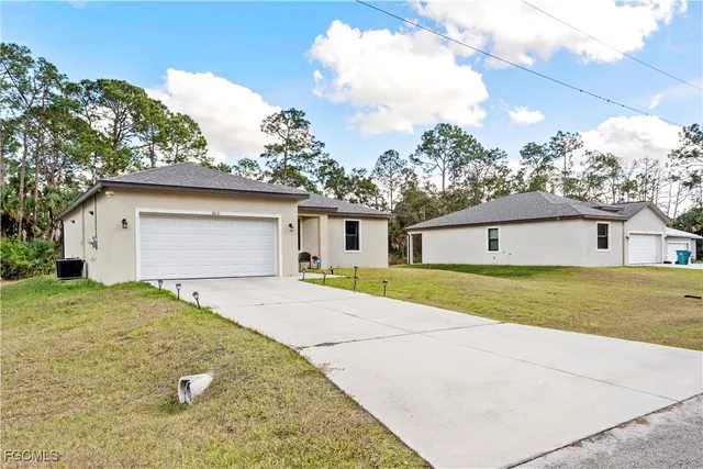 $298,000 | 8031 Sandy Circle, LaBelle, FL 33935