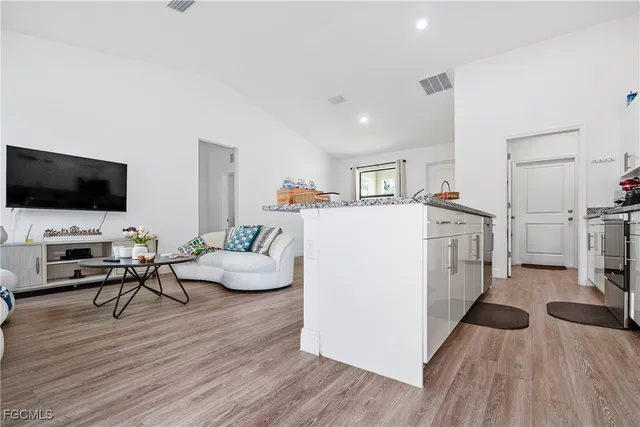 $298,000 | 8031 Sandy Circle, LaBelle, FL 33935