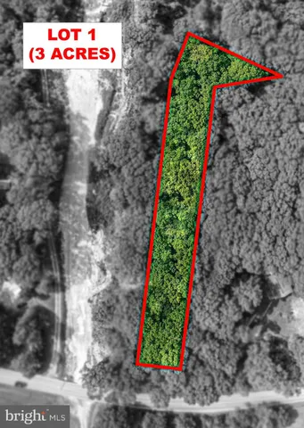 a street sign on the side of the road