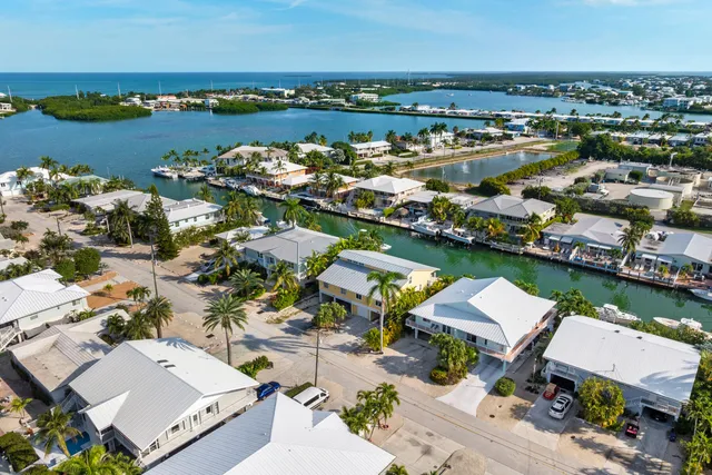 $1,400,000 | 640 9th Street, Key Colony Beach, FL 33051