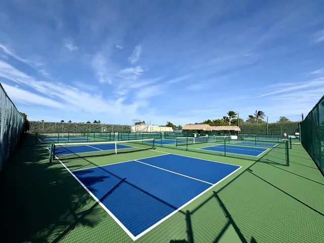 $1,400,000 | 640 9th Street, Key Colony Beach, FL 33051