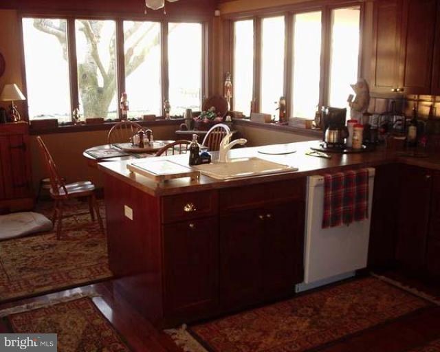 5301 Ross Neck Road Cambridge, MD 21613 - Photo 18 of 30 Kitchen into Breakfast Area overlooking the River.