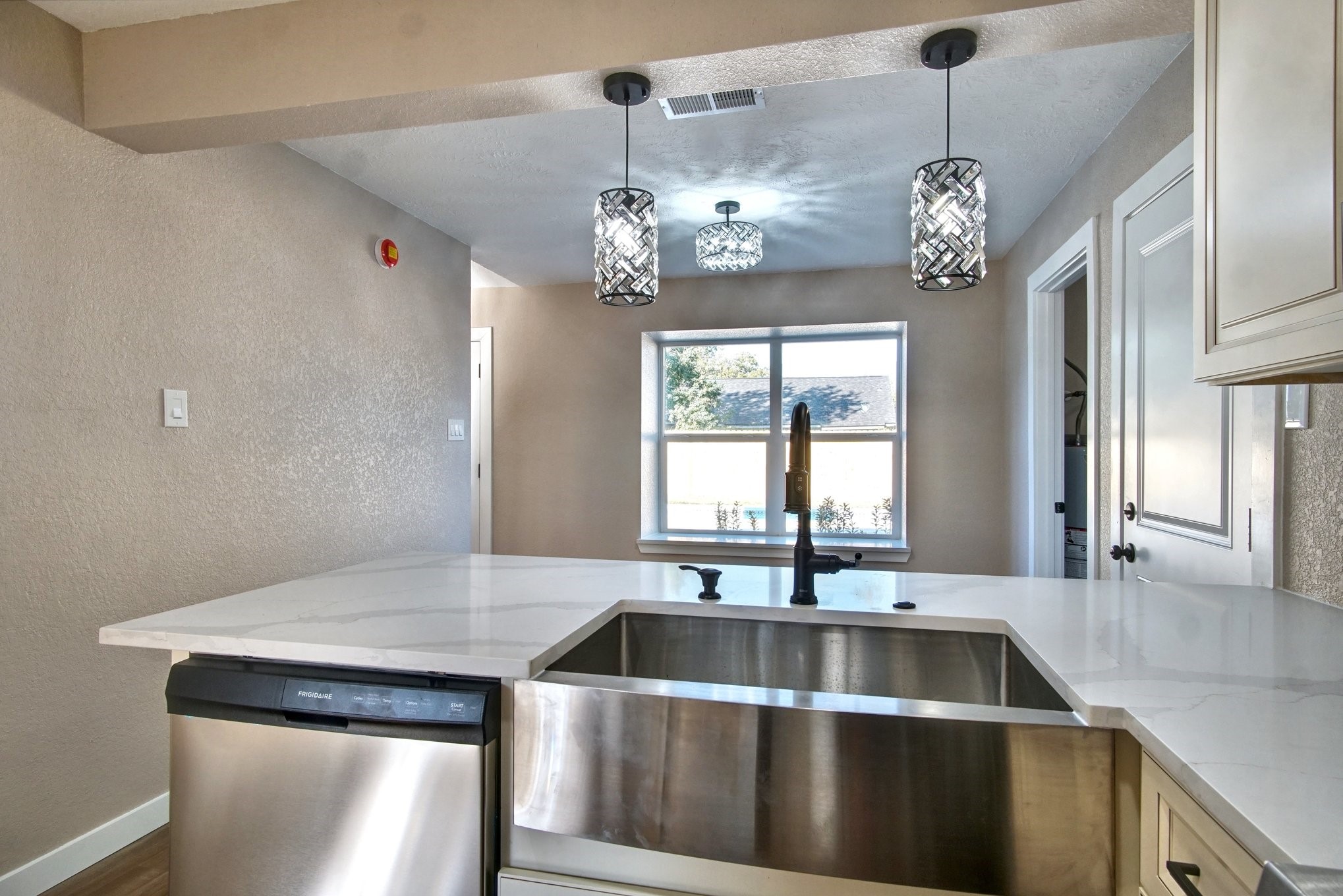 7511 Weatherhill Lane Houston, TX 77041 - Photo 11 of 40 Stainless appliances. All new kitchen kixtures