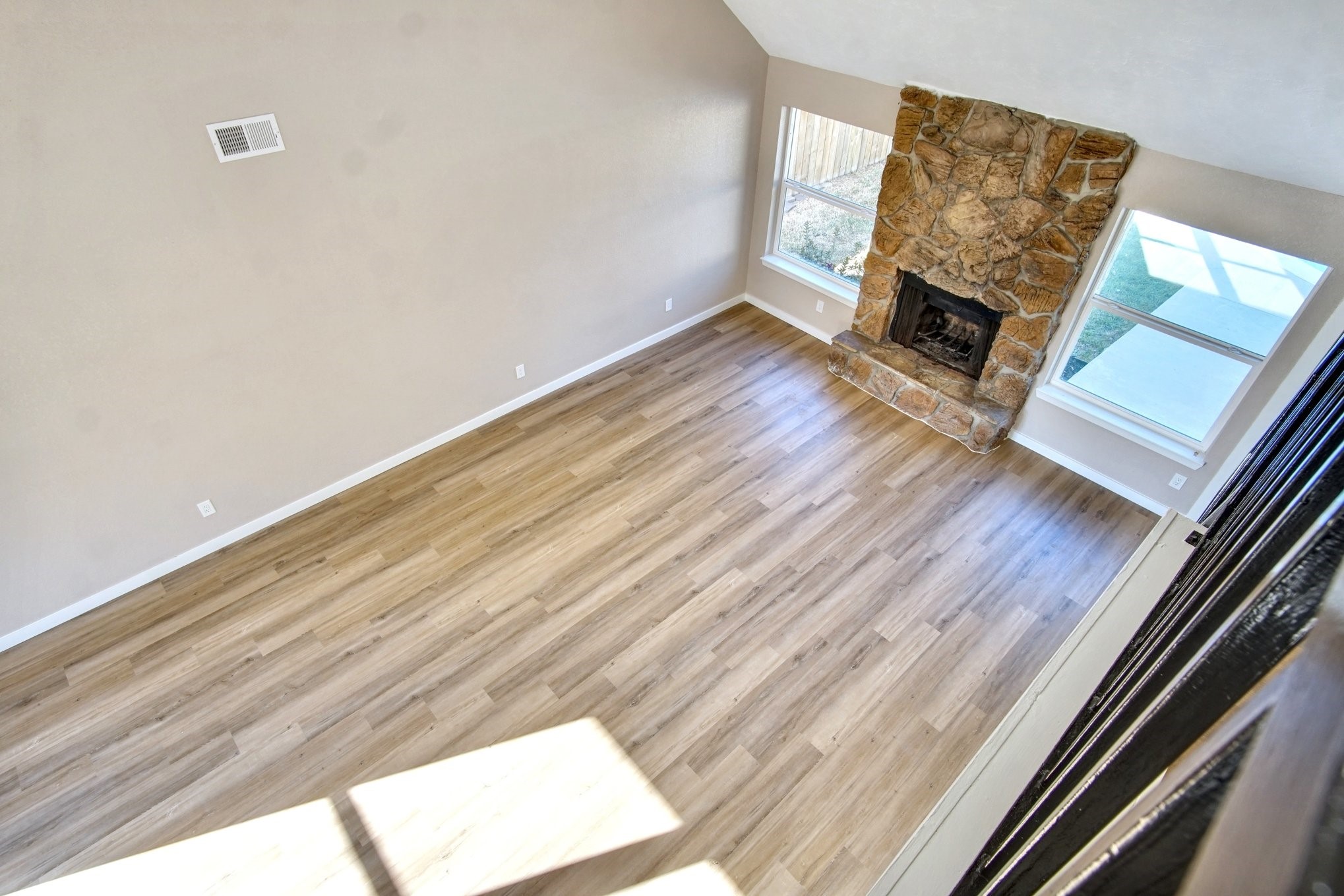 7511 Weatherhill Lane Houston, TX 77041 - Photo 18 of 40 High ceilings