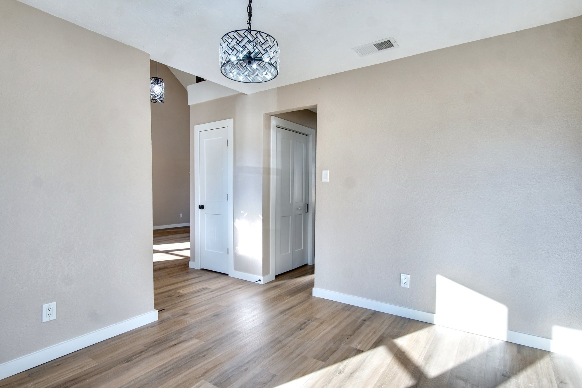 7511 Weatherhill Lane Houston, TX 77041 - Photo 22 of 40 Large, flexible dining space