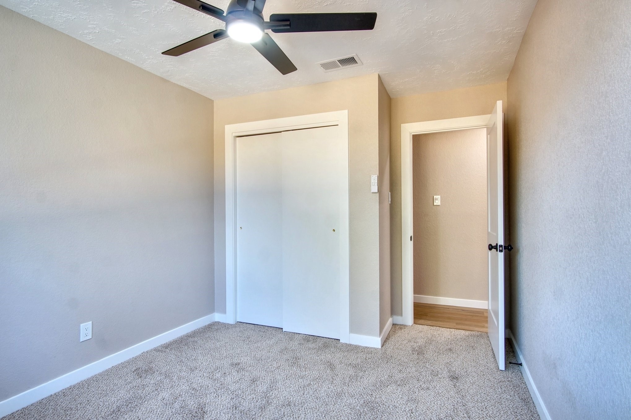 7511 Weatherhill Lane Houston, TX 77041 - Photo 35 of 40 Ample closet space