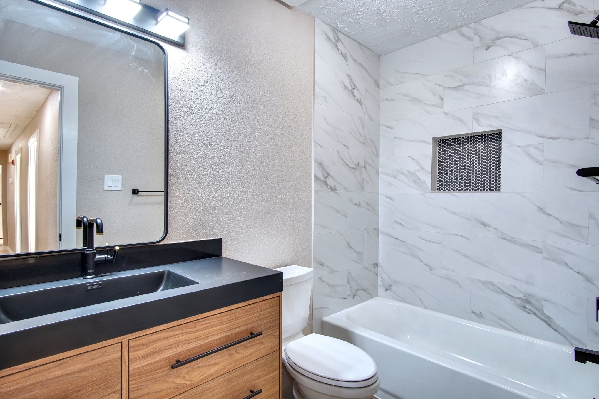 7511 Weatherhill Lane Houston, TX 77041 - Photo 36 of 40 Fully upgraded Second bath