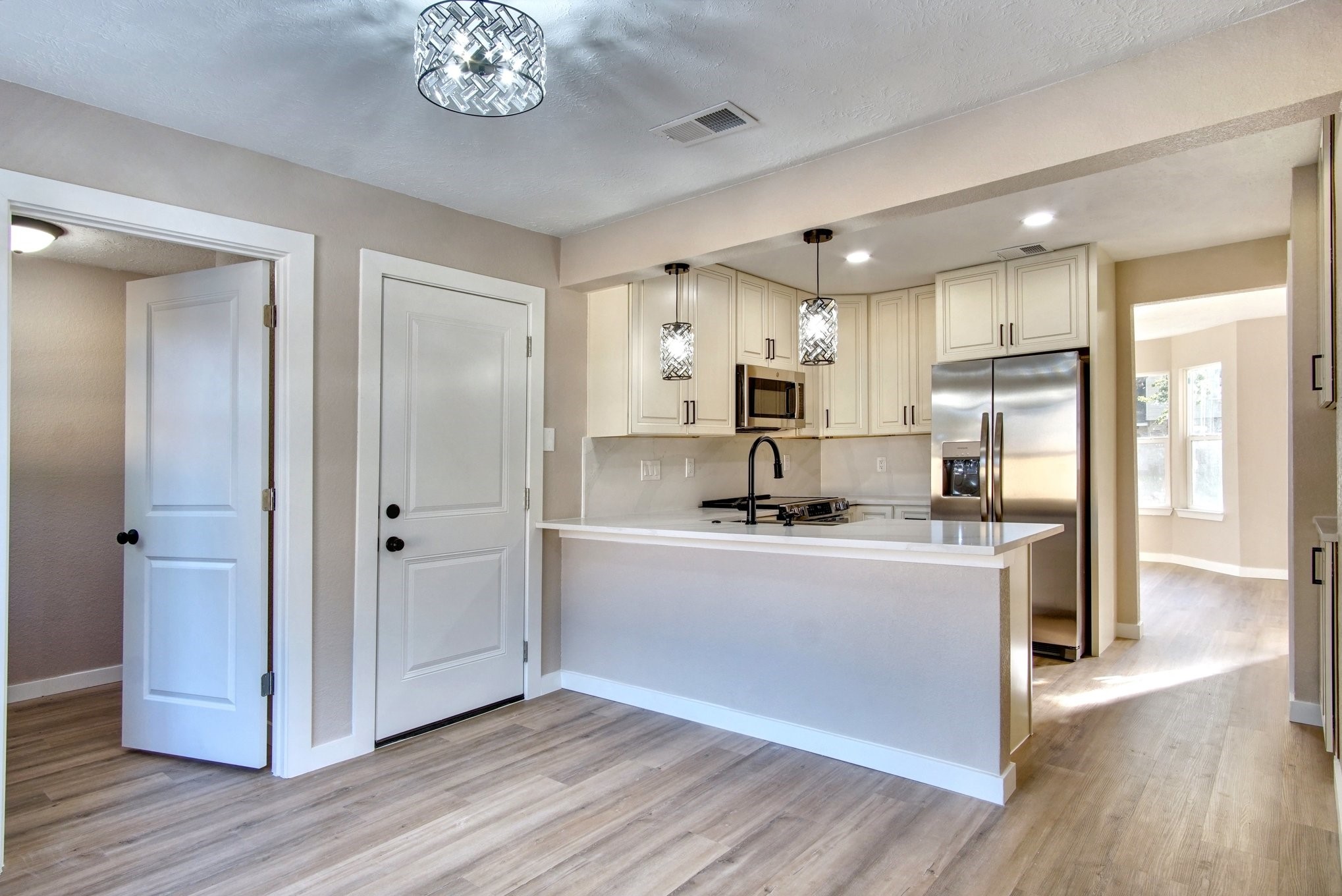 7511 Weatherhill Lane Houston, TX 77041 - Photo 8 of 40 Redesigned Kitchen